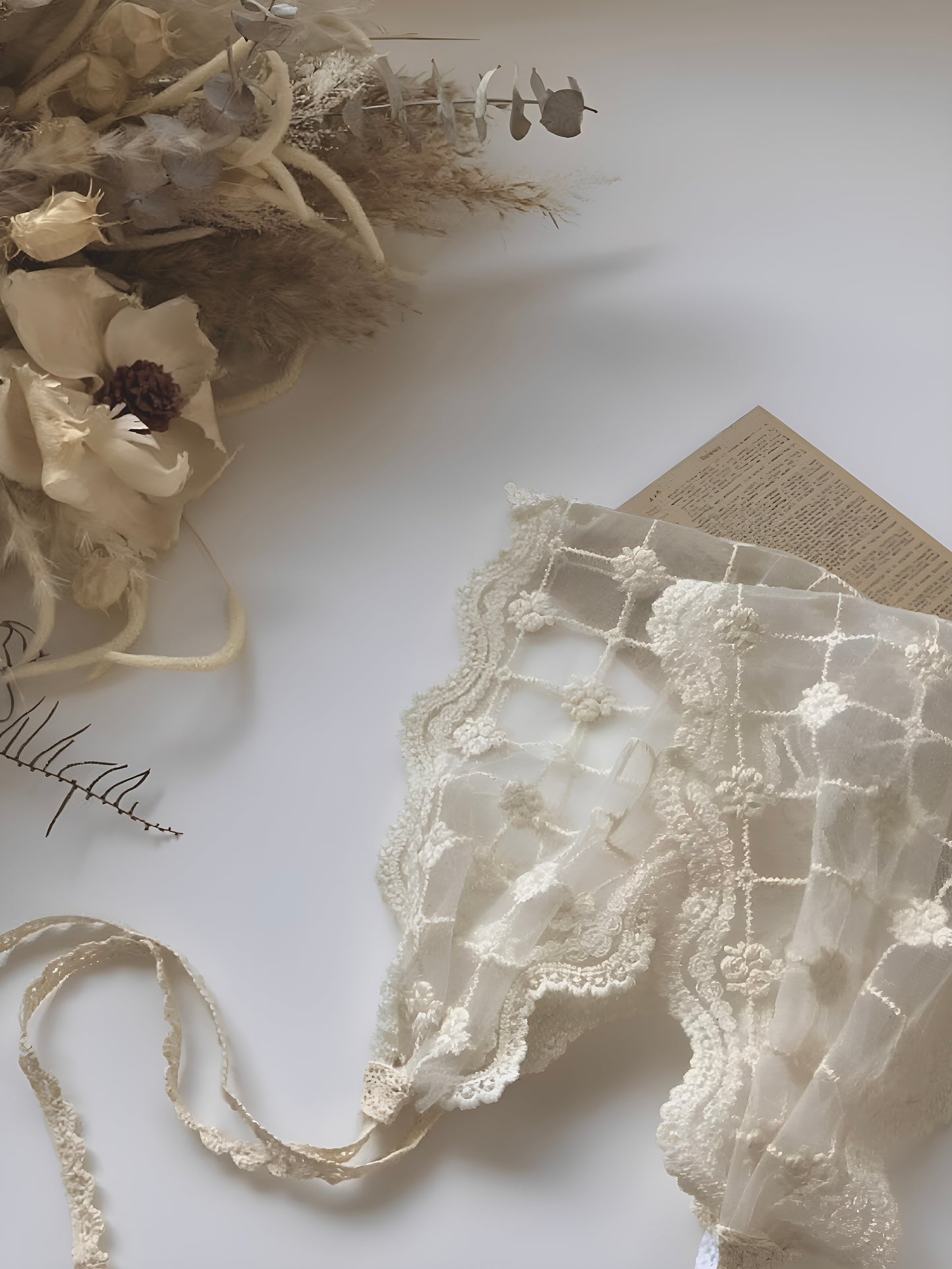 ꒰ 現貨 ꒱ Lace Babushka Head Scarf | 蕾絲刺繡包頭巾