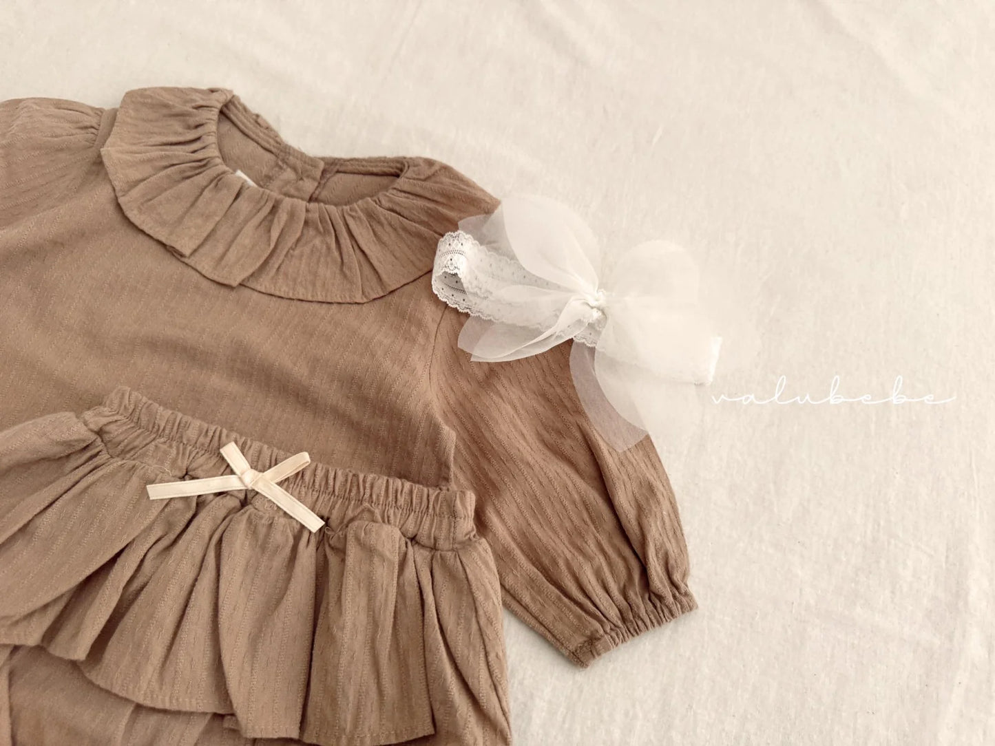 Frill Ruffle Blouse | 荷葉邊領口上衣